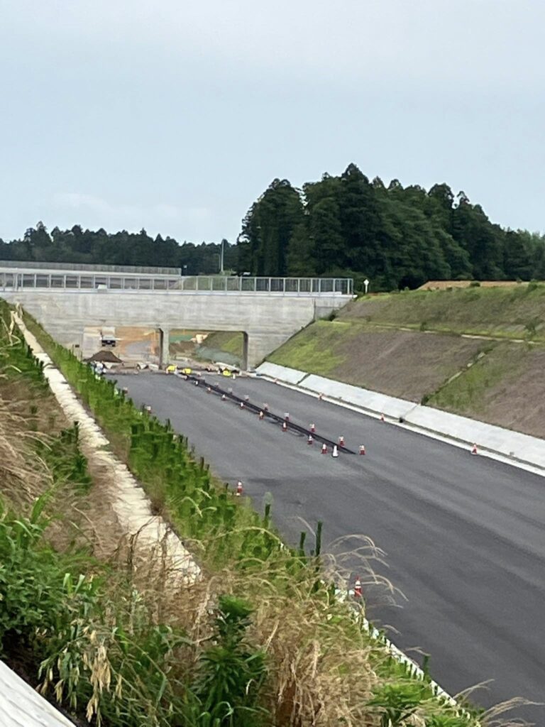 6月14日、圏央道多古IC付近整備中