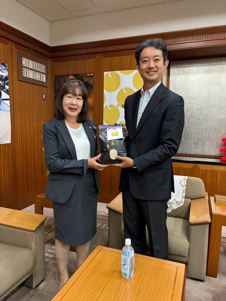 熊谷千葉県知事、高梨副知事に多古米・新米をお届け‼︎